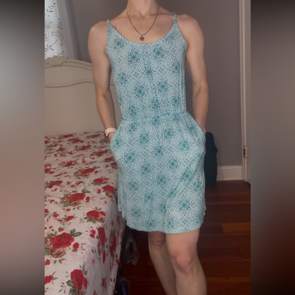 Short dress with pockets